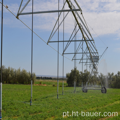 Sistema automatizado de irrigação com carretel de mangueira para fazendeiros
